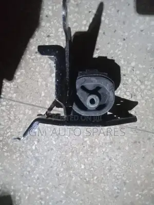 Toyota Vitz, Yaris Gear Mounting