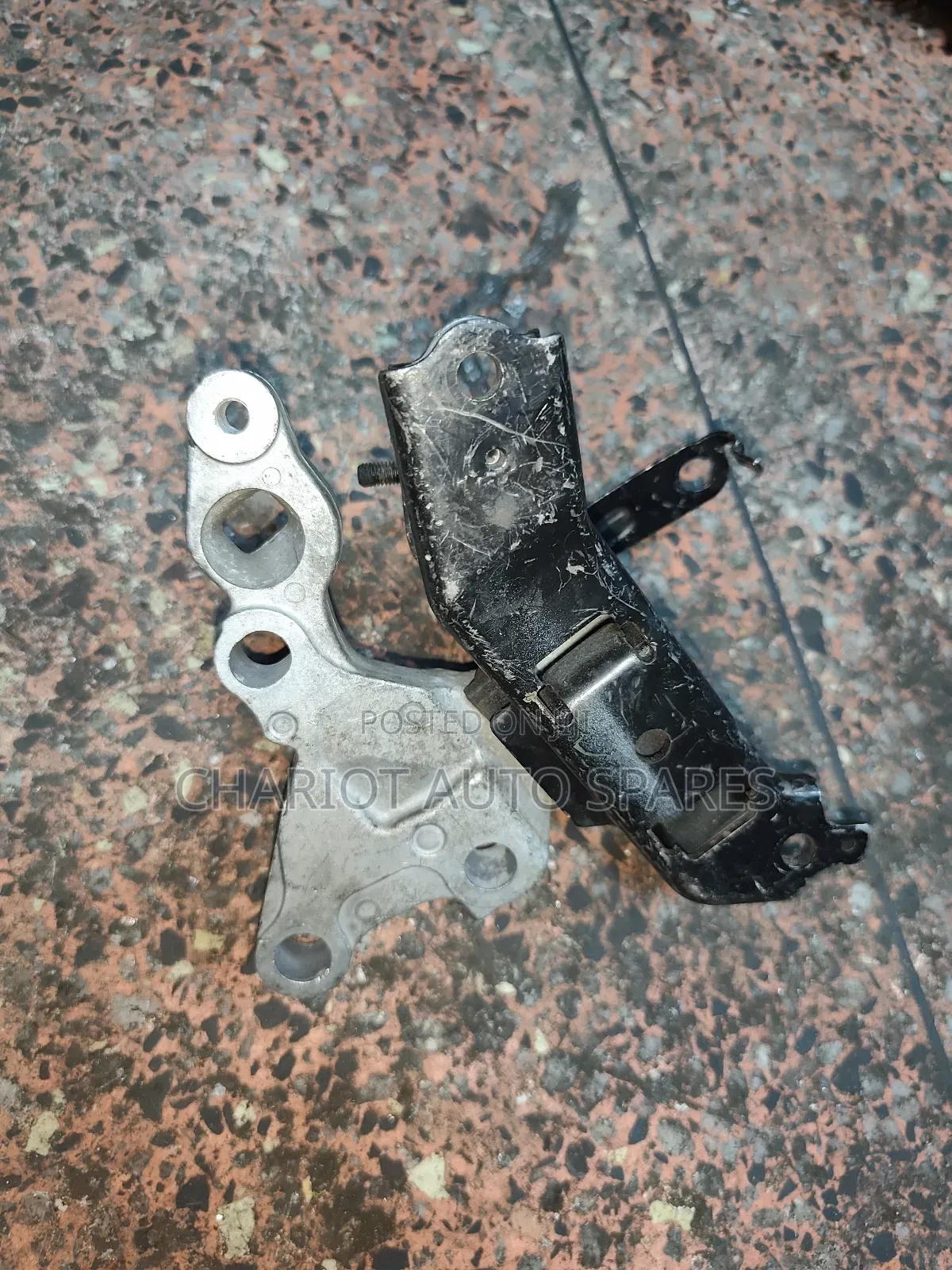 Daihatsu Mira Gear Mounting