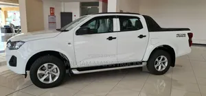 New Isuzu D-MAX 2025 Off white