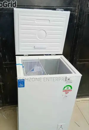 Ailyons (Af-101) 100l Chest Freezers
With Lock and Keys