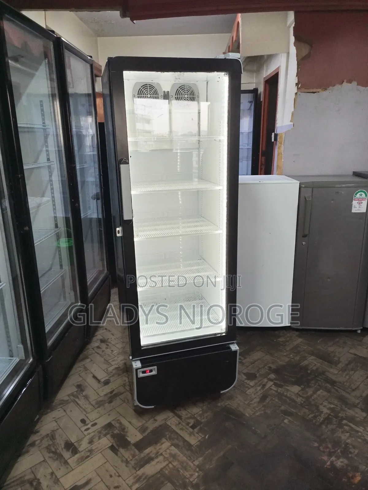 New Mordel Chiller ( as Good as New400l)