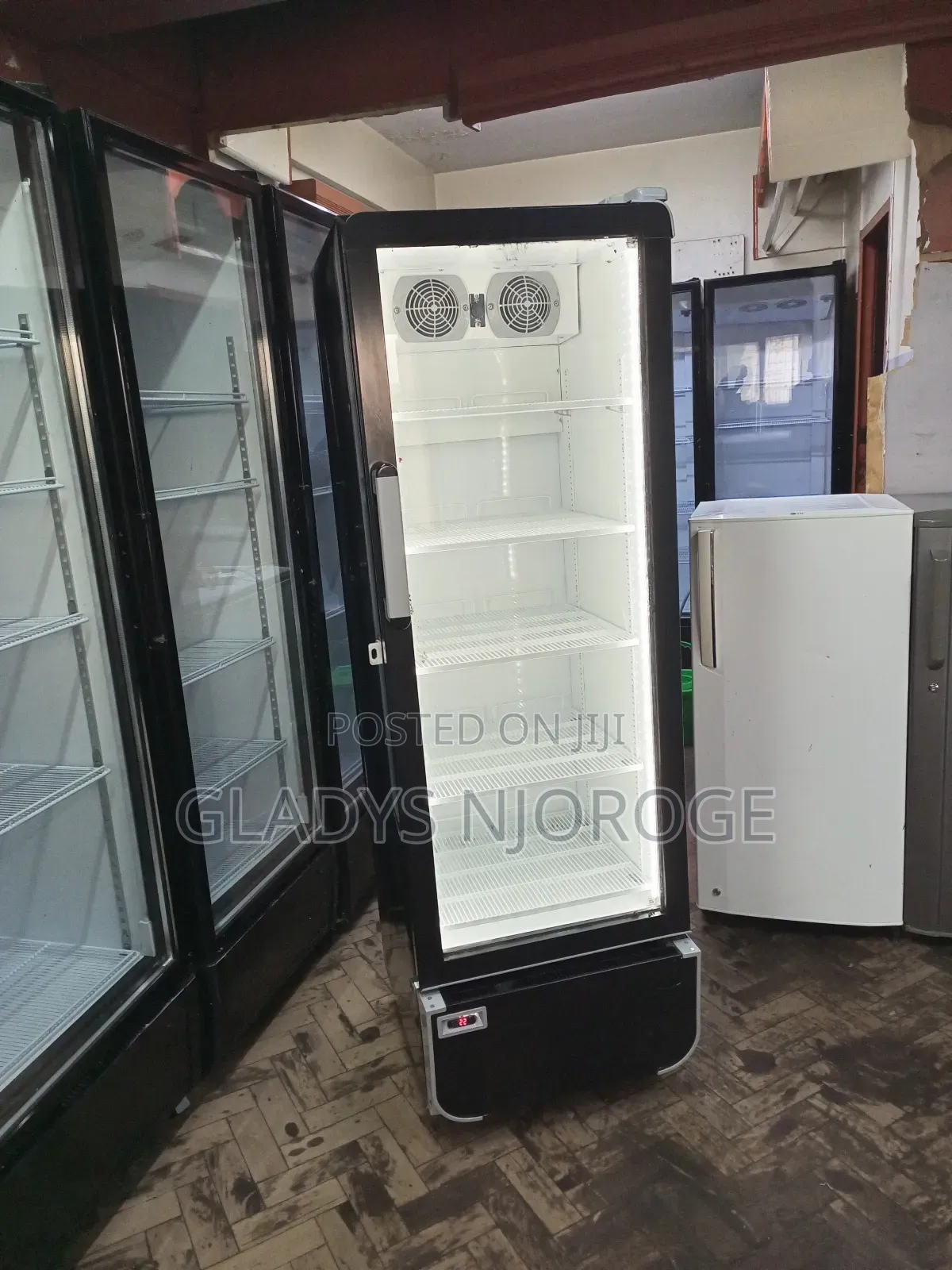 New Mordel Chiller ( as Good as New400l)