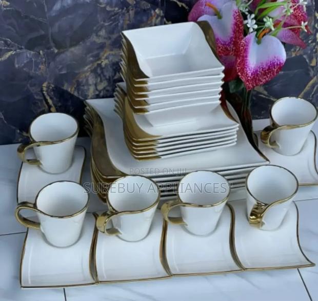 Gold Unique Dinner Set - main view
