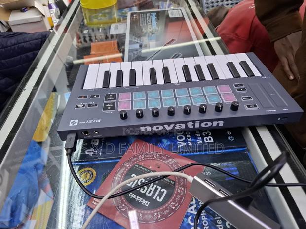 Novation 25 Keys Midi Keyboard - thumbnail 3