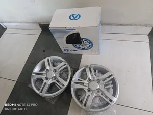 13 Inch Wheel Hub Covers / Universal R13 Cap Set