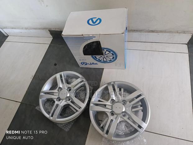 13 Inch Wheel Hub Covers / Universal R13 Cap Set