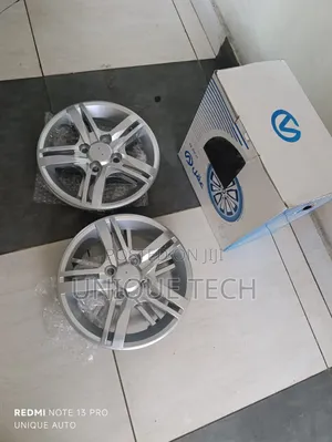 Universal R13 Wheel Trims / 4pcs Clip-on Wheel Covers