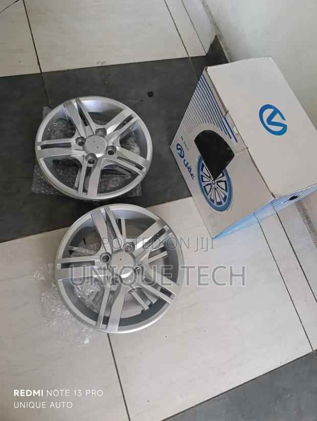 Universal R13 Wheel Trims / 4pcs Clip-on Wheel Covers
