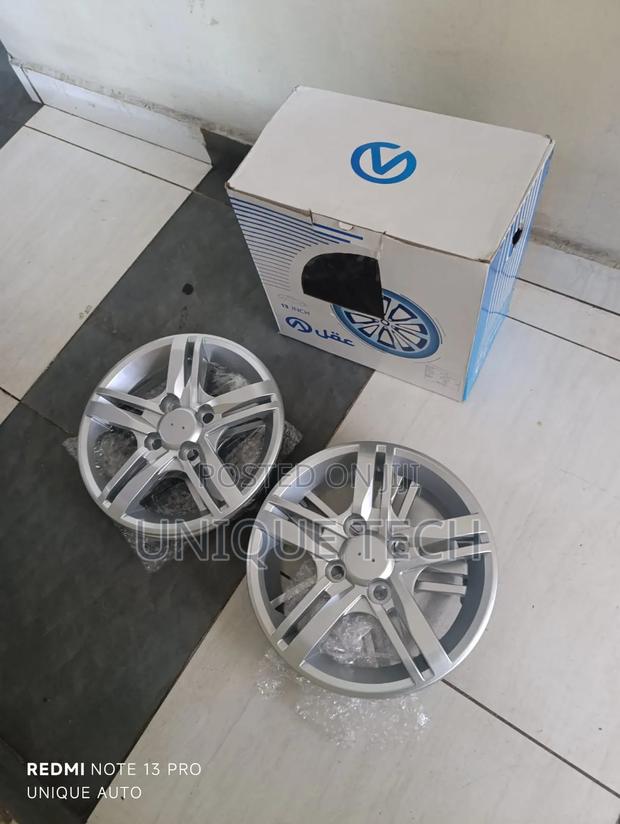 4pcs R13 Wheel Covers / Stylish Silver Design Wheel Covers