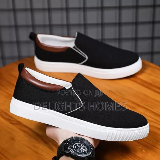 Versatile Casual Canvas - thumbnail 2