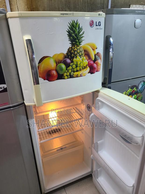 Top Freezing Refrigerator - thumbnail 2