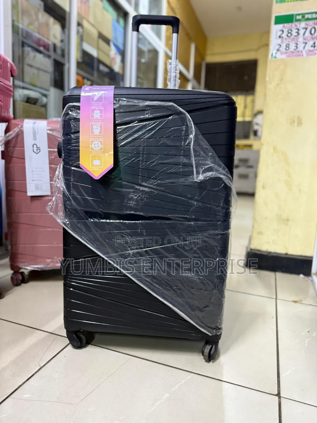 Black Large Size Rubber Luggage Suitcase Upto 29kgs at 4500