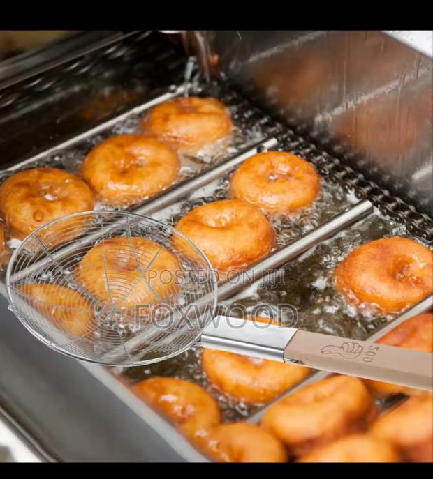 Round Stainless Steel Strainer Available - thumbnail 3