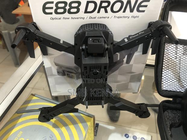 Foldable Drone E88 - thumbnail 5