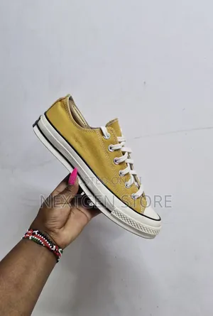 Men Converse
