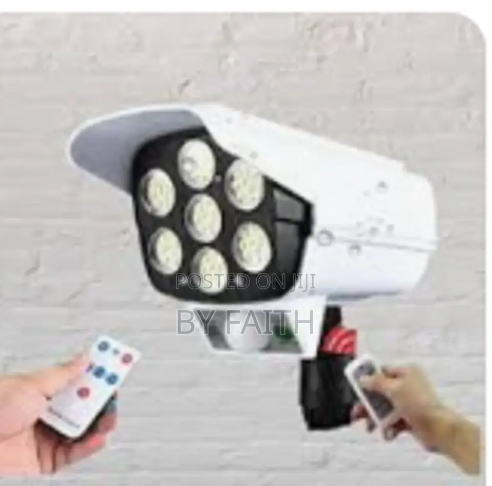 Home Outdoor Security Dummy Fake CCTV Camera Solar Light