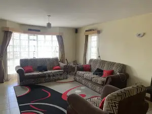 3bdrm Apartment in Madaraka Estate for sale