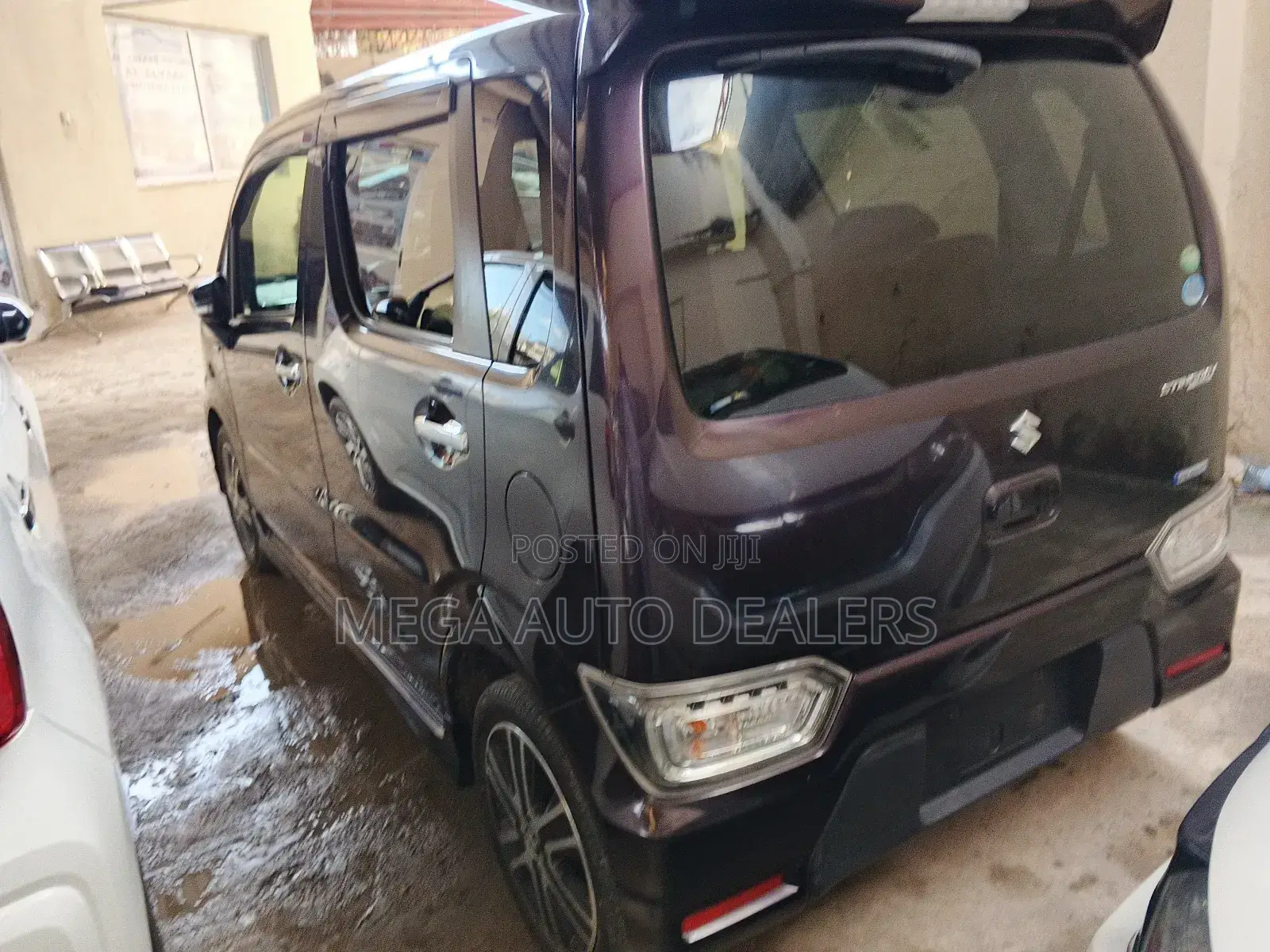 Suzuki T 2018 Brown