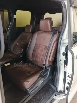 Toyota Esquire 2018 White