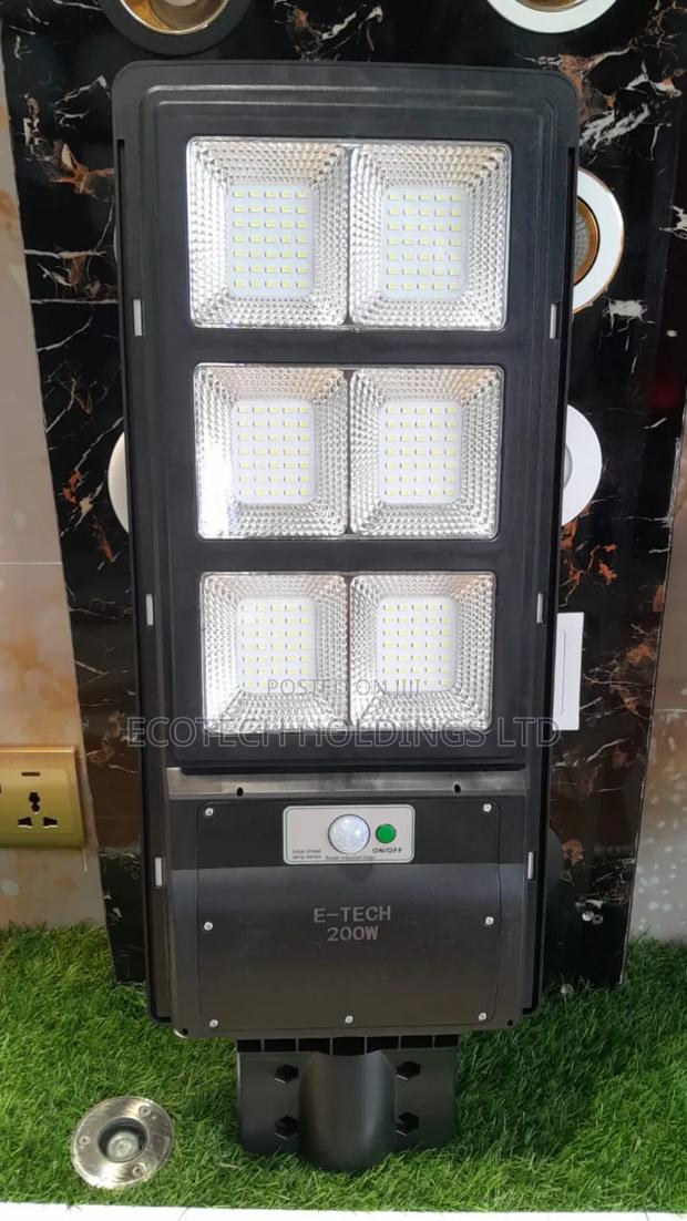 200wts E-Tech Solar Streetlight. - main view