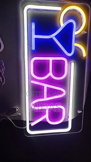 Neon Bar Cocktail Sign
