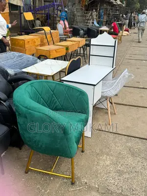 Manicure Table And 2 Chairs