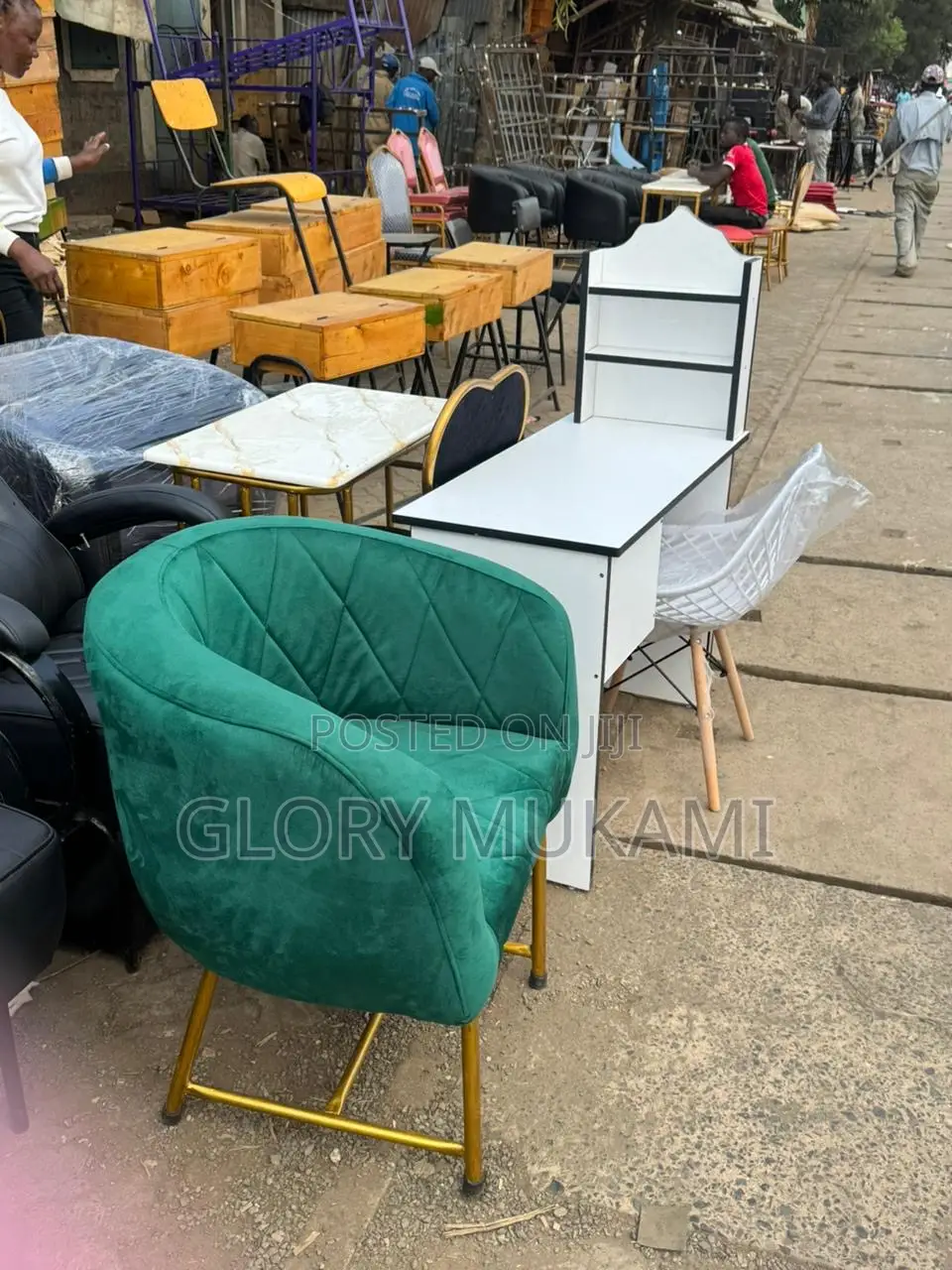 Manicure Table And 2 Chairs