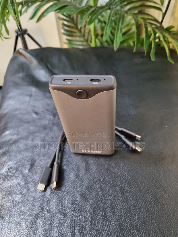 Tool-Free M.2 SSD Enclosure and Multi Reader - thumbnail 3