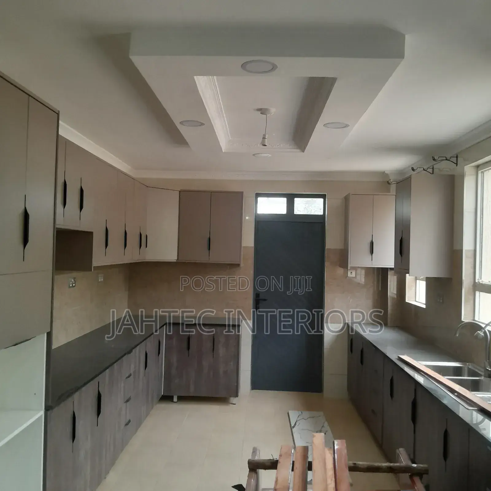 Best Morden Kitchen Cupboards Designers and Installations