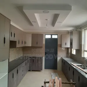 Best Morden Kitchen Cupboards Designers and Installations