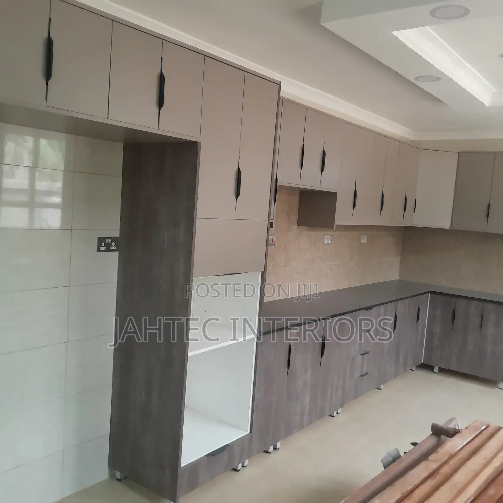 Best Morden Kitchen Cupboards Designers and Installations