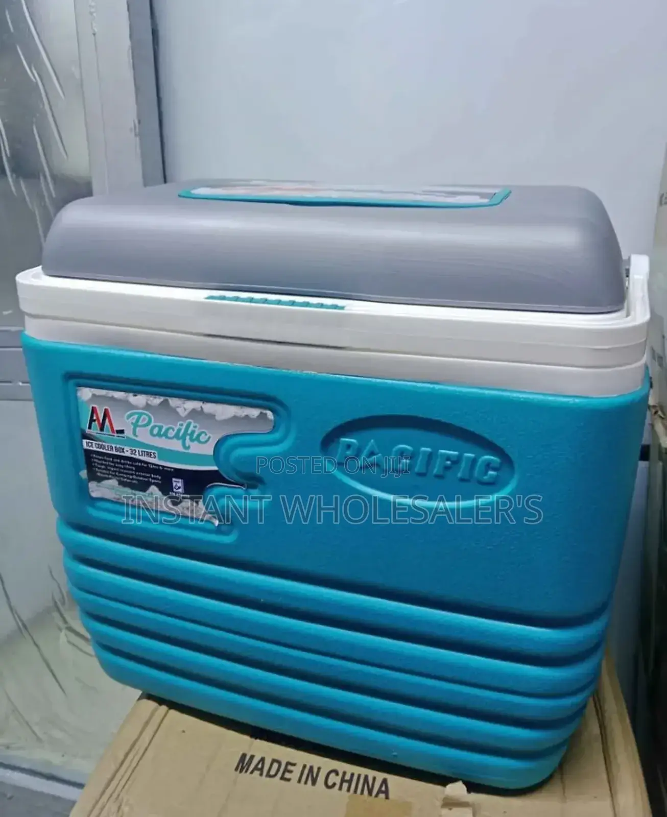 32 Litres Pacific Cooler Box