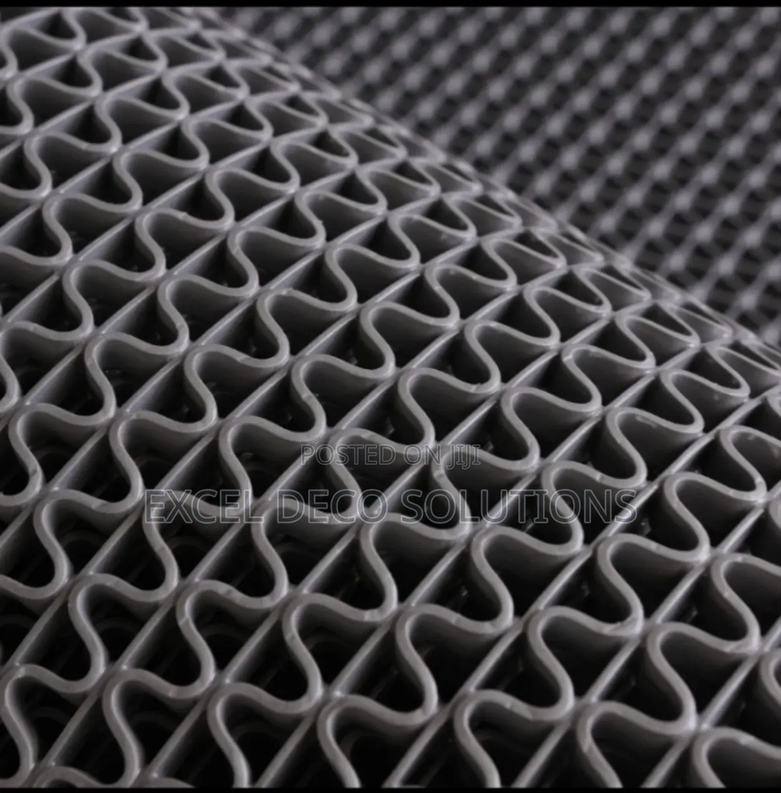 Premium Rubber Anti-Slip Floor Mat – Industrial Strength