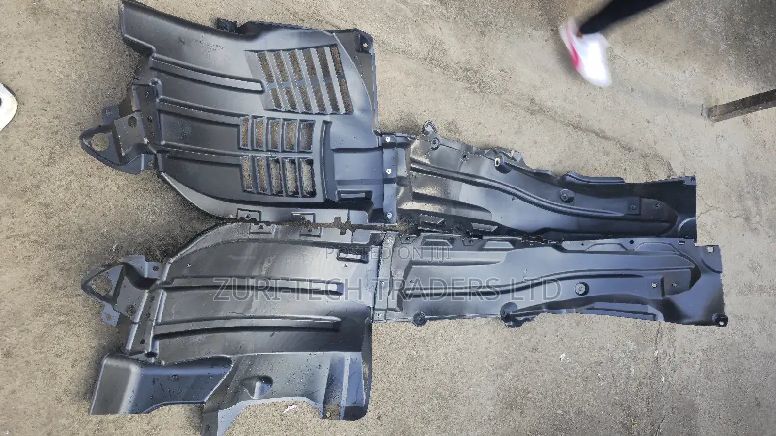 Landcruiser 300 Series Inner Fenders(Stone Guards)