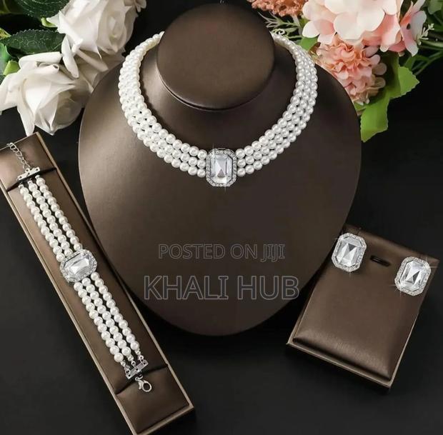 Multi Layered Pearl Set - thumbnail 2