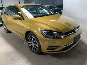 Volkswagen Golf TSI S FWD 2018 Yellow