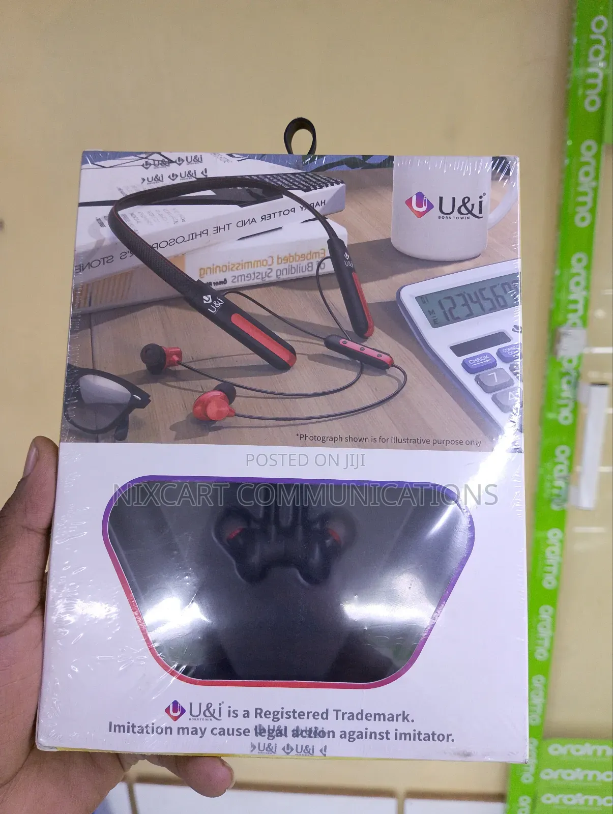 U I Neckband