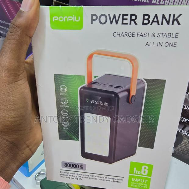 High Capacity Power Bank – 80000mah, 6 Usb Outputs