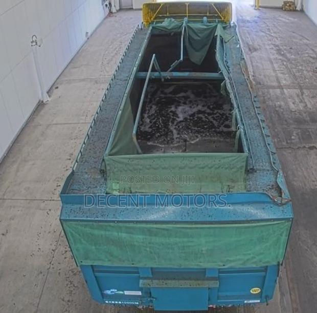Hino Ud Heavy Duty Dump Truck - thumbnail 5
