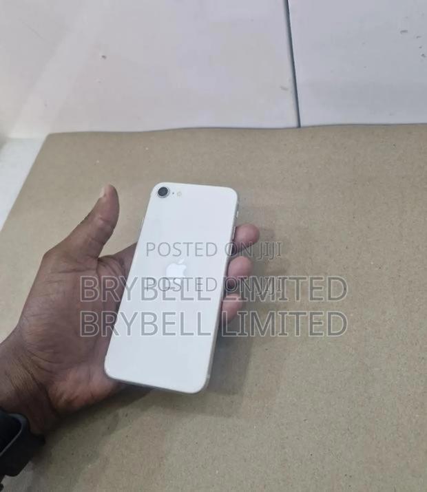 Apple iPhone SE 64 GB White - main view