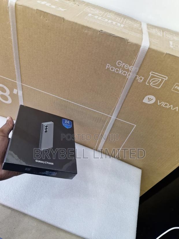 New Samsung Galaxy Z Fold6 256 GB Silver - thumbnail 4