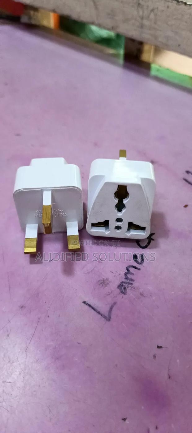 Universal Travel Adaptor - thumbnail 2