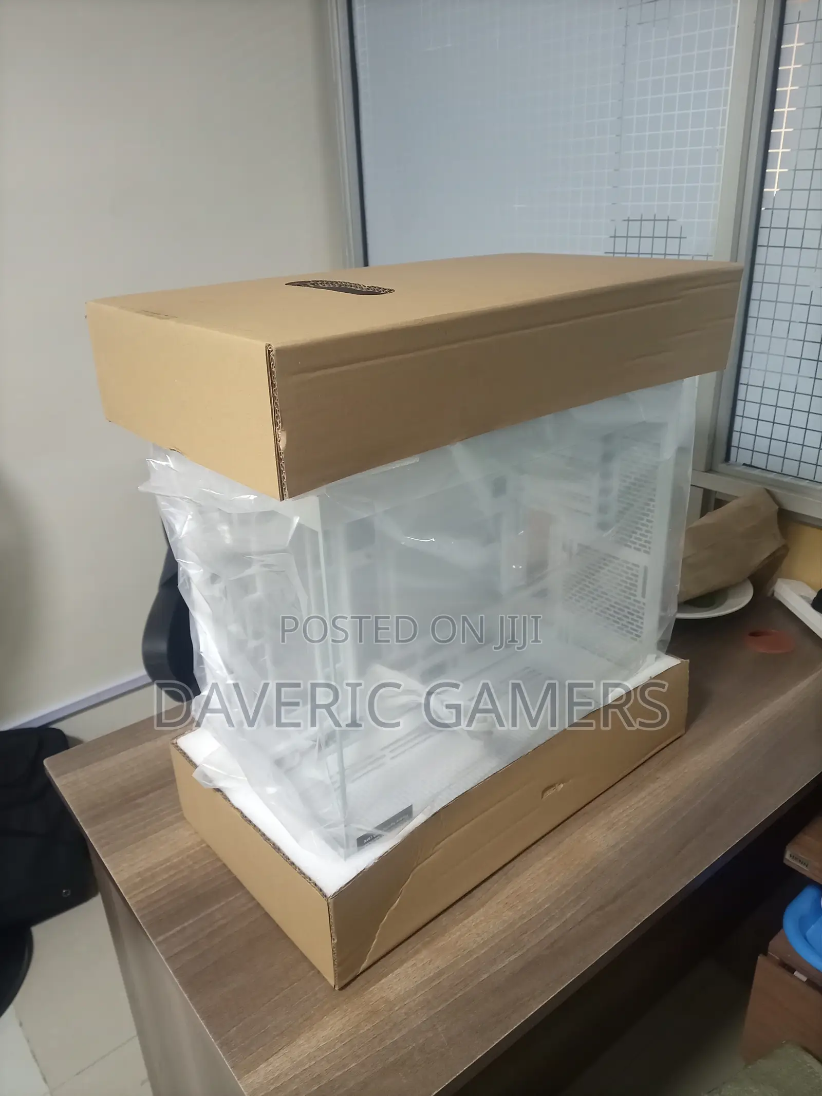 The Phanteks Xt View (Ph-xt523v1- Wt01c) White In Color