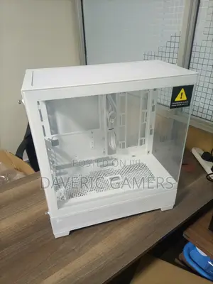 The Phanteks Xt View (Ph-xt523v1- Wt01c) White In Color
