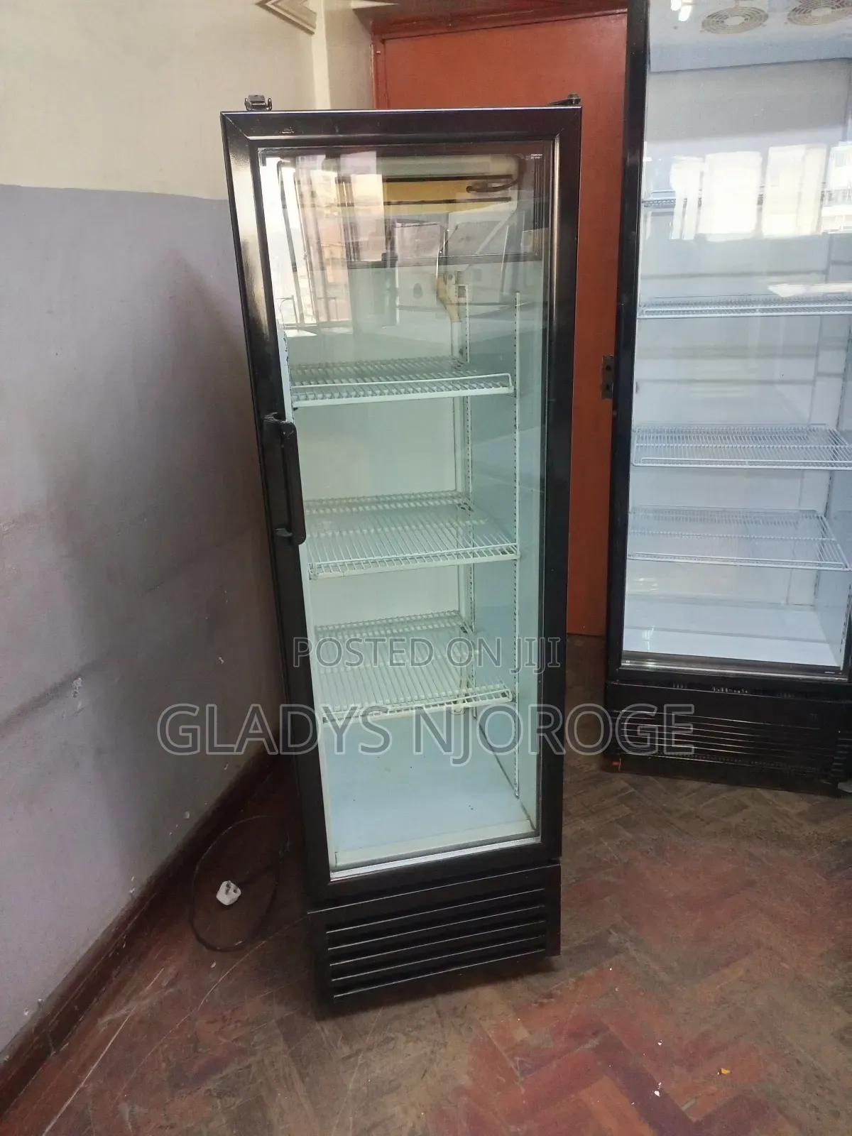 Realiable Display Fridge 300l (Black White)