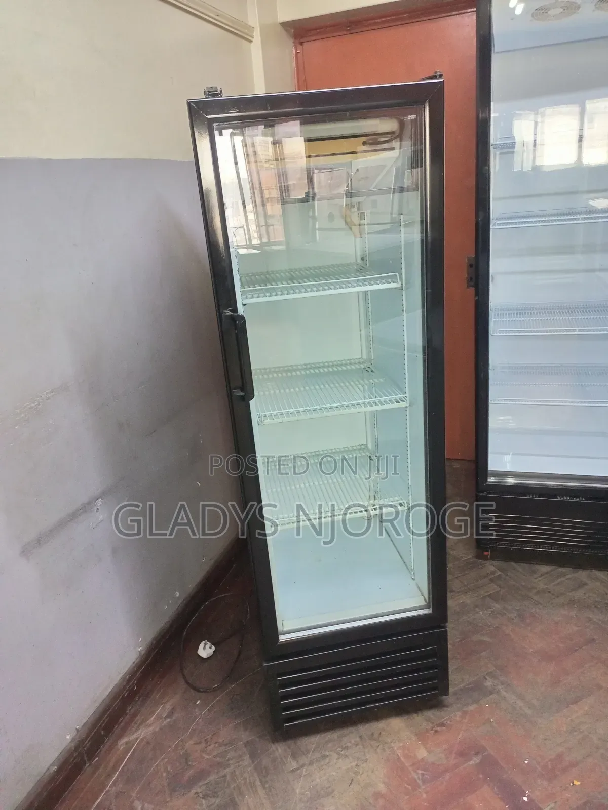 Realiable Display Fridge 300l (Black White)