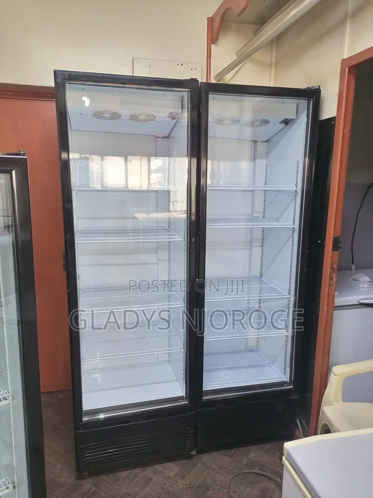 Well Maintained Chiller ( 650l Neat Clean)