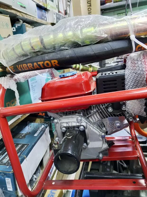 Concrete Honda Vibrator 8hp With Poker - thumbnail 2