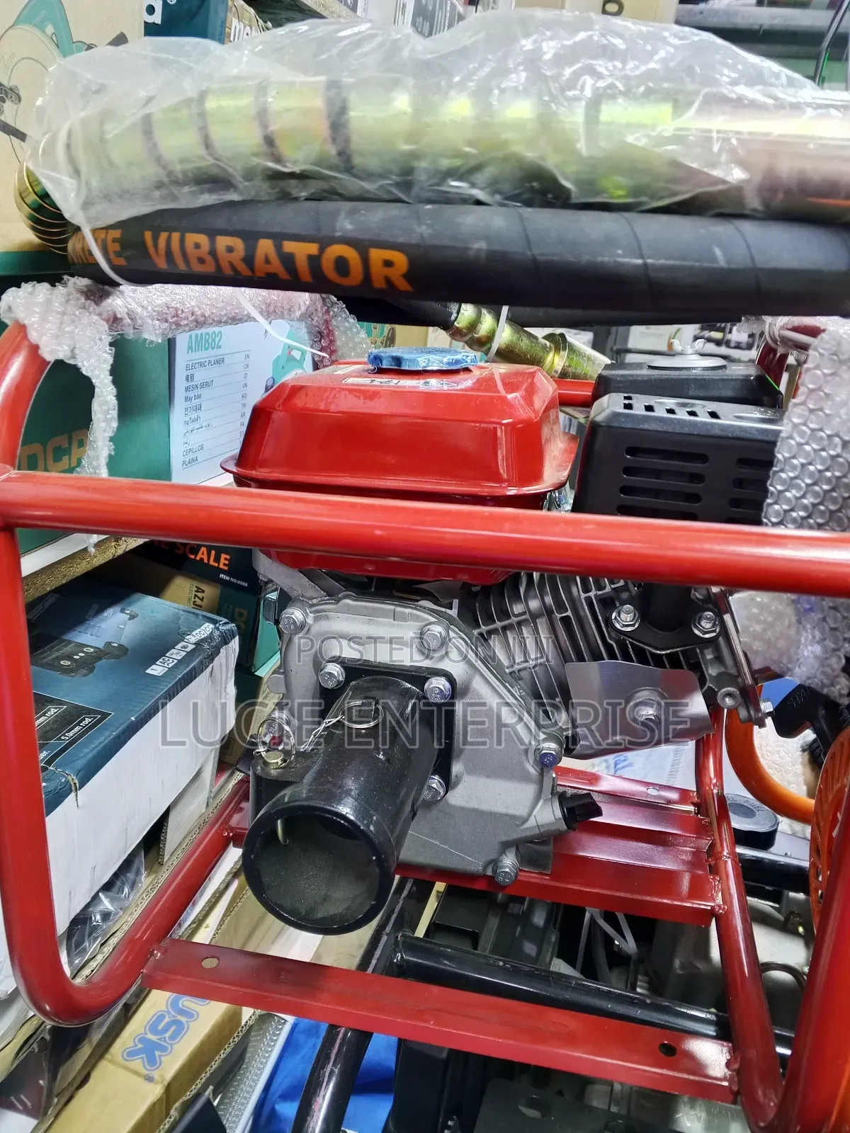 Commercial Honda Concrete Vibrator 8hp With Poker