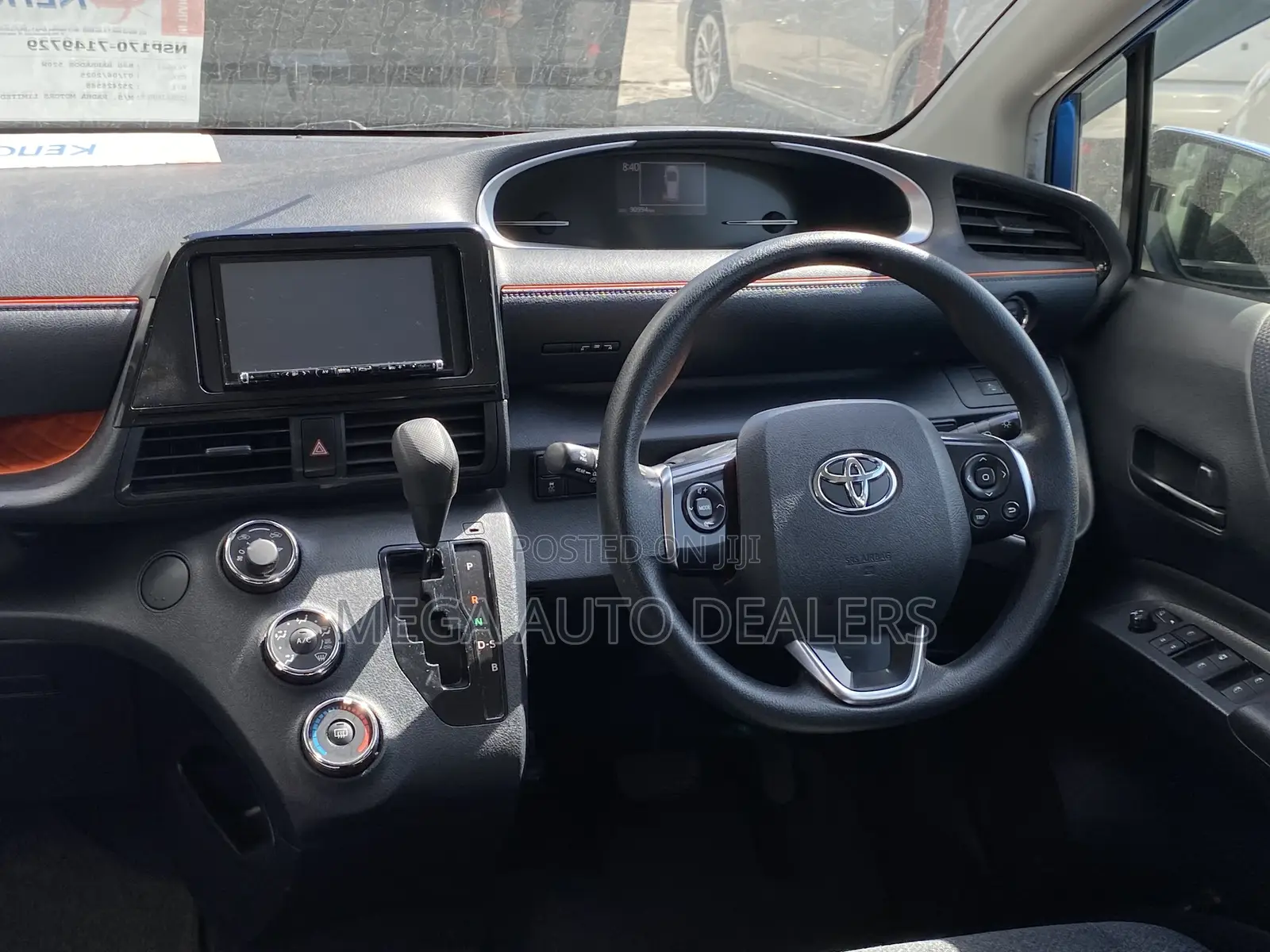 Toyota Sienta 2018 Blue